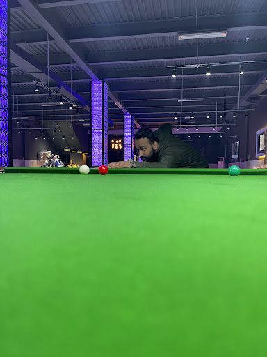 High Rollers - Snooker and Billiards Club and Cafe