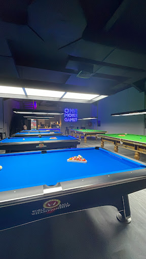 Quick ball billiard $ pool rooms صاله كويك بول للبلياردو