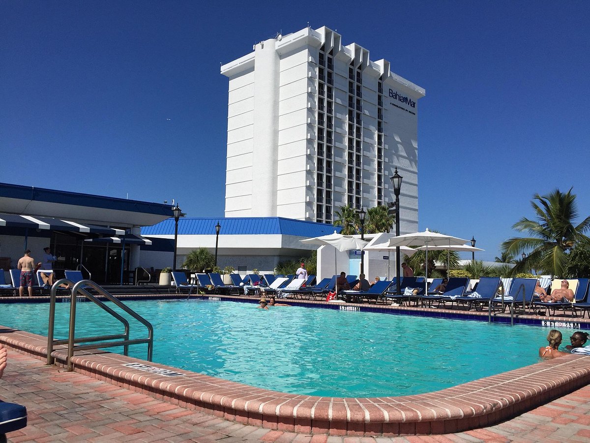 Waves Pool Bar and Restaurant